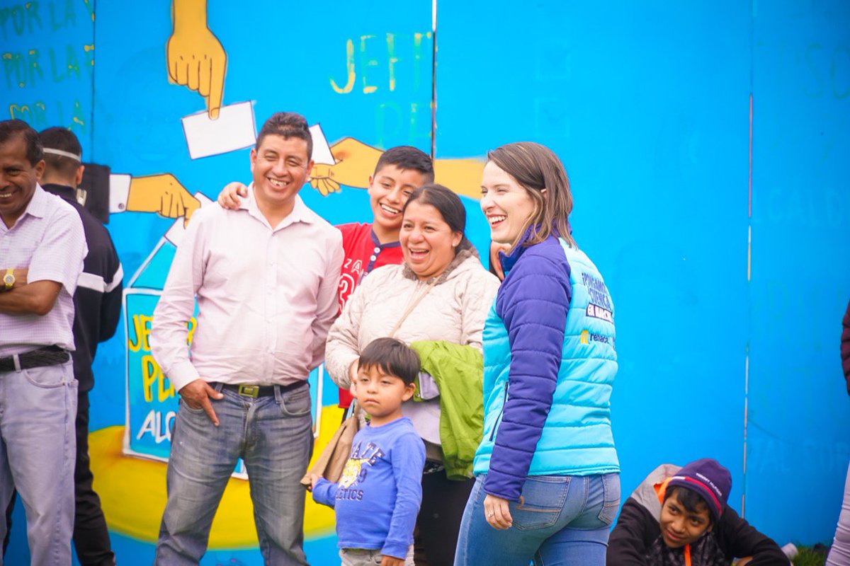 GabiBritoA's tweet photo. ¡Es gratificante compartir actividades positivas con las familias cuencanas!

Este fin de semana cientos de personas recibieron atención nutricional y disfrutaron de diferentes deportes en nuestras #CaravanasPorLaVida🐕🍏. https://t.co/dDqwrZrwH8