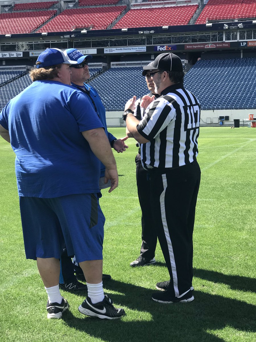 footballthunder's tweet photo. Showing respect for those that give up their nights and weekend too so we can play women’s tackle football. #referees #WomensTackleFootball #uswfl #respect https://t.co/VBhiwFqbsz