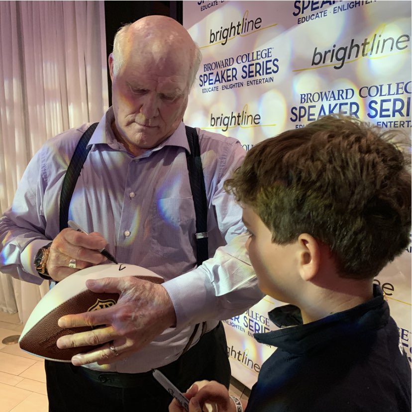 BrowardCollege's tweet photo. Why not your best?
Hall of Fame Quarterback and legendary broadcaster Terry Bradshaw brought so much energy and excitement tonight. Sharing his belief in the power of positive thinking with the crowd at tonight’s @bcspeakerseries event. 
#BCProud #BrowardCollege #BCSpeakerSeries https://t.co/GKhRUnB7Rz