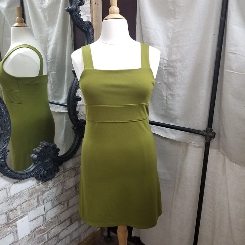 designerzooce's tweet photo. Classy BCBG MAXAZRIA olive green dress Sz M/L, has stretch. Great for a night out or to wear casually 😄 
#bcbgmaxazria #bcbg #designerzooce #weslacotx #fashioninspo #rgvfashion #rgv #fashionista #sexydress https://t.co/VShWKMTyW6
