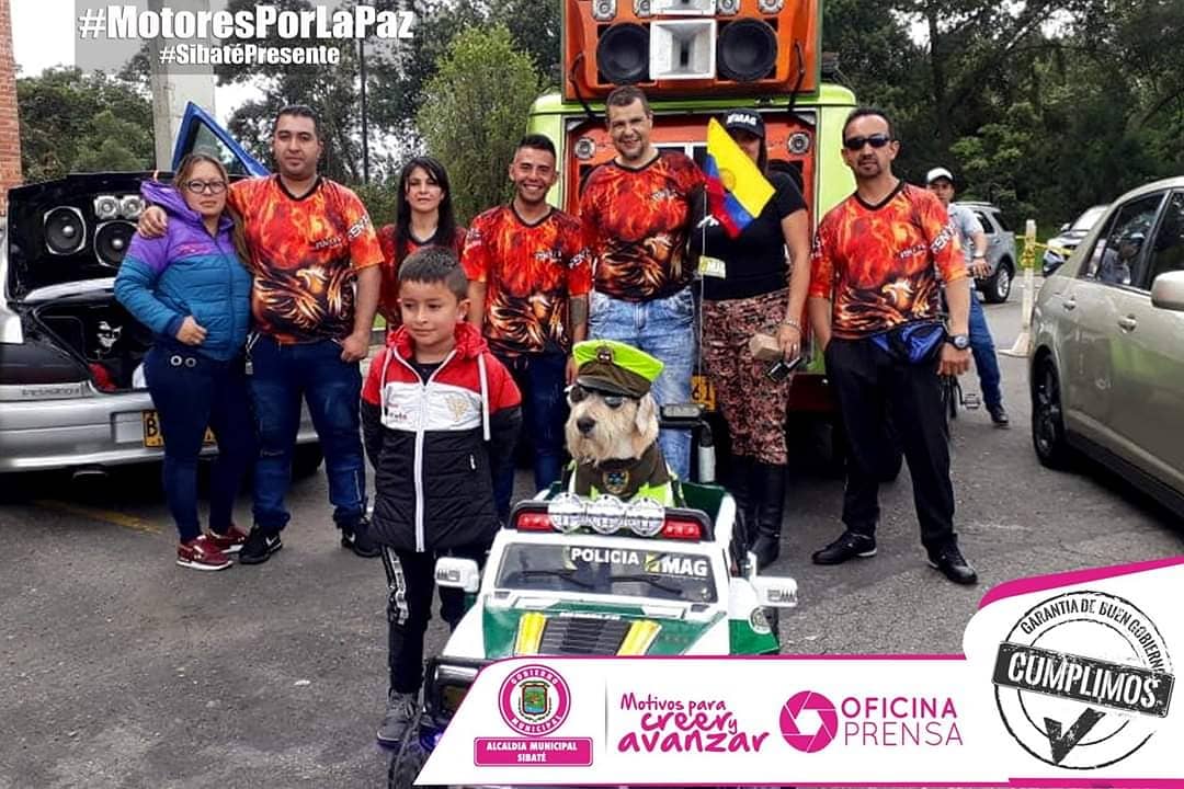 ALCALDIASIBATE's tweet photo. Sibaté participó en el carnaval denominado "Motores Por la Paz" con el Club automovilístico Fenix T S. Racing, donde se promovió la responsabilidad al momento de manejar y el respeto por la vida.
#Paz #AutosModificados #DerechoAlaVida #MotoresPorLaPaz
@SibateLuchito https://t.co/8q2qcfHSIY