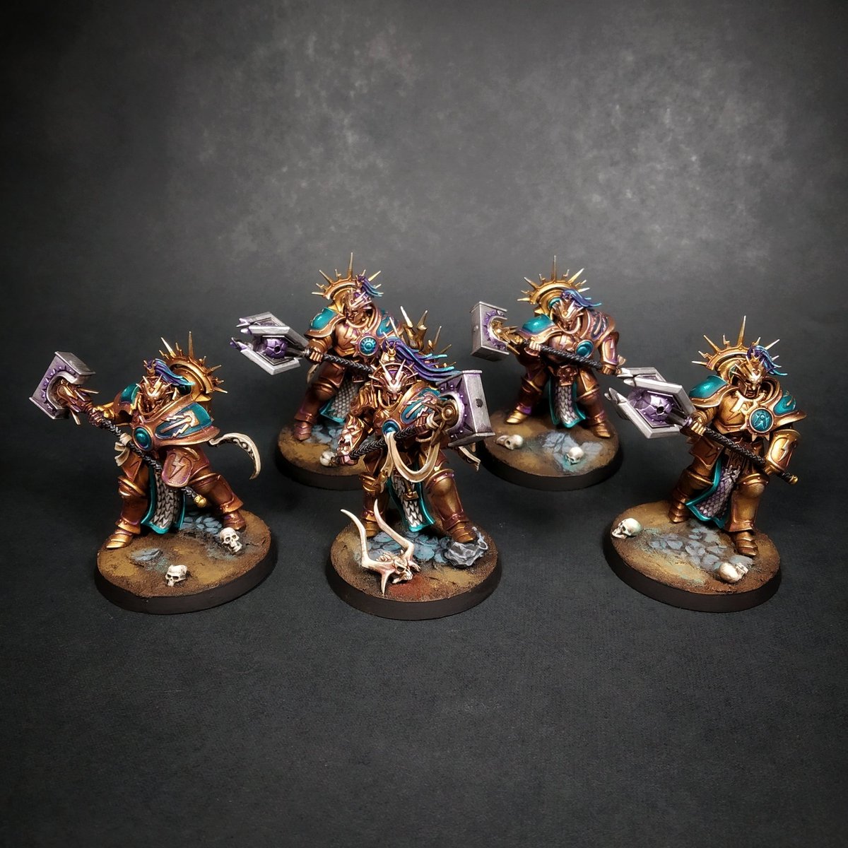 Troll_Workshop's tweet photo. Acabada #Neave Blacktalon, y 10 Paladines #Retributors
----
Finished #Neave Blacktalon and 10 #Retributor Paladins
#ageofsigmar #aos #paintingwarhammer #warhammer #warhammer40k #wh40k #stormcast https://t.co/g4FbEaZt3r
