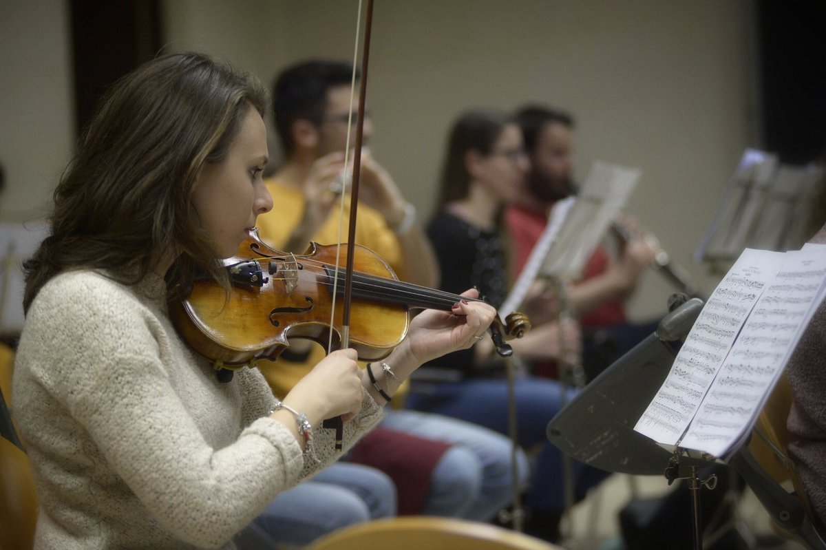Orchestra_Unipi's tweet photo. Mercoledì sera sveleremo i due #protagonisti del nostro prossimo #concerto che si terrà giorno 26 Marzo al Palazzo dei Congressi di #Pisa! 🎶

#orchestraunipi8 #concerto #prove #staytuned https://t.co/jAJIw4Wcur