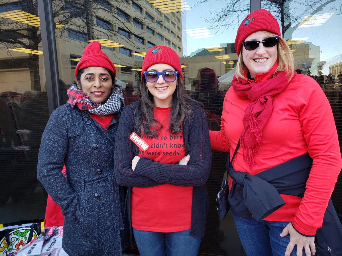 OMAWomensMarch's tweet photo. Special shootout to our volunteers who organized this year's Omaha Women's Day March and our walk in participants who jumped into action! May you continue to #smashthepatriarchy year round! #OWDM2019 #EmpowerUpliftProtect #OmahaWomensDayMarch #MarchadelDiadeLasMujeres https://t.co/r8FwP83ASw