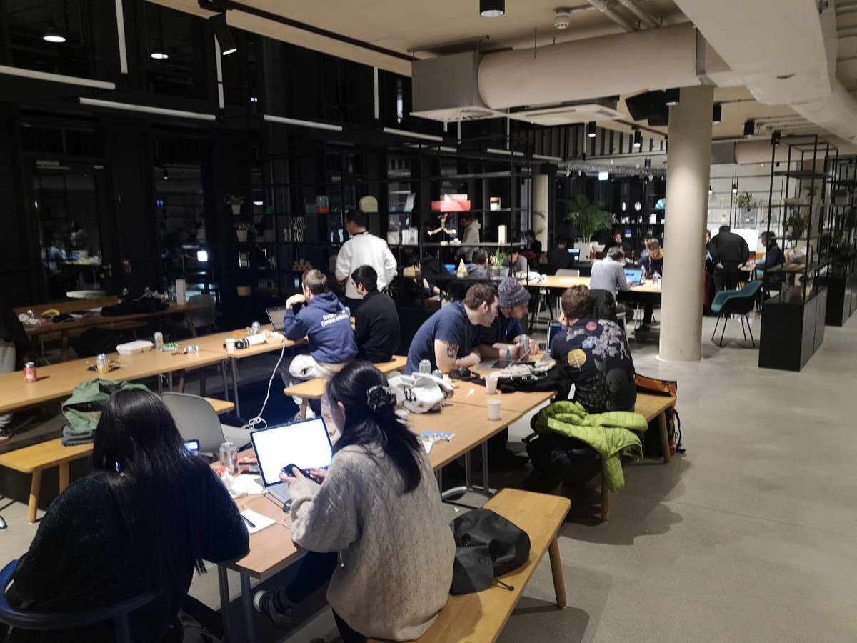 todanetwork's tweet photo. In the last hour of hacking the #cbhack teams were putting together the last finishing touches, many decided to take on the Toda Challenge. #hackathon #happyhacking #toda #todanetwork #Blockchain #Cambridge #Crypto #decentralized #aidecentralized https://t.co/IzcAKzdqAQ