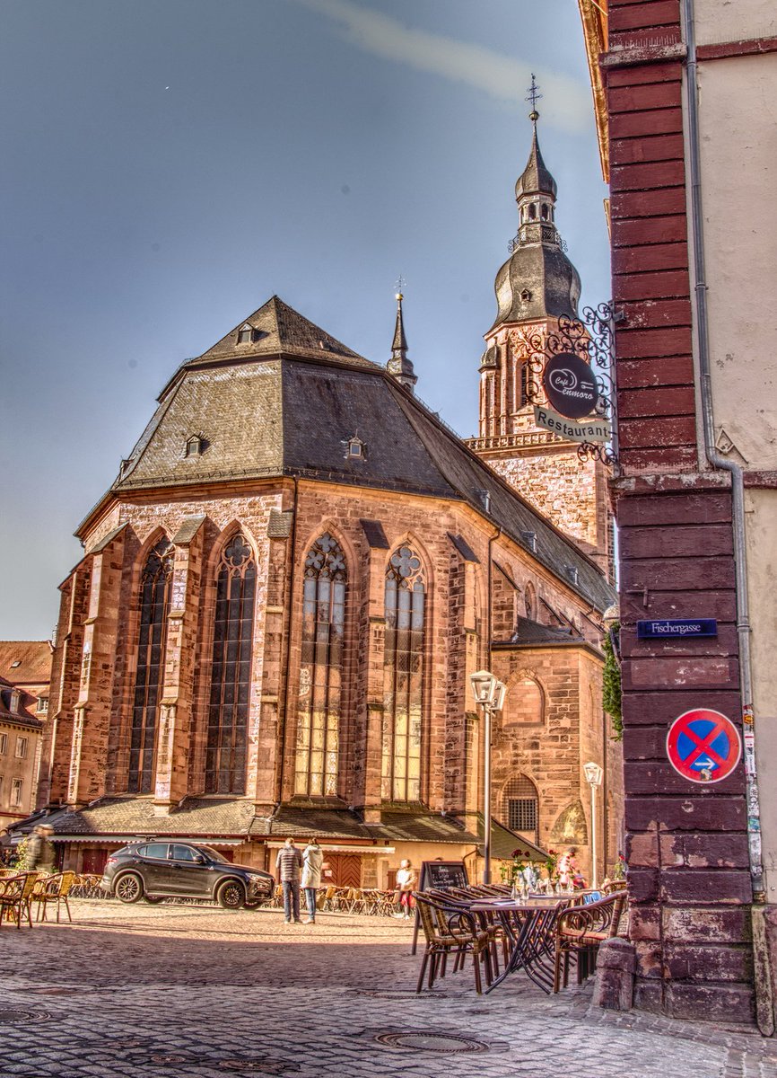 The Church of the Holy Spirit on the Market Square / Die Heiliggeistkirche am Marktplatz #heidelberg #oldtown #altstadt #marktplatz #heiliggeistkirche #restaurant #square #platz #kirche #church #architecture #architektur #gothic #gotisch #protestant  #meinestadt #heidelberger