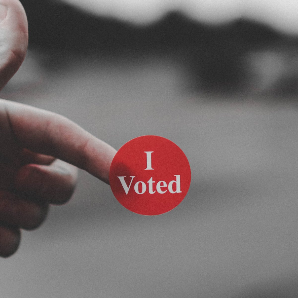 GetTheHill's tweet photo. Voting for scholarship videos starts today! Tell your friends, family, neighbors, classmates, youth choir, pest control people, your second grade teacher with all the sparkly jackets, and your cat! Tell them to vote for your scholarship video at https://t.co/lKdpO5BoIr! https://t.co/bFDroSZLtD