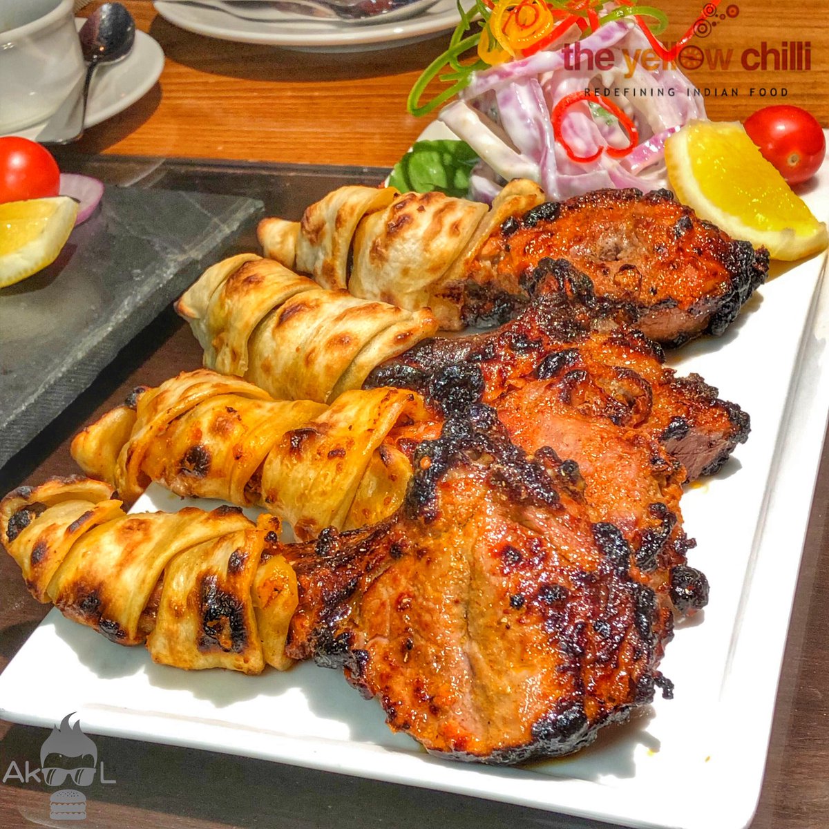 iak00l's tweet photo. @TheYellowChilli مخرج٥-افراد عوائل-اكله هندي له فروع حول العالم وهذا اول فرع في #الرياض منزل منيو جديد وجربت بعض الاطباق/برياني دجاج٤٥ طبق كبير-تندوري لامب تشنك٨٧-بطاطس محشوه بازيلا٤٠ عجبتني ويعتبرطبق #نباتي -لالا موس دال٤٠عباراه عن عدس يطبخونةيوم ونص🙇🏽‍♂️مركز 
#مطاعم_الرياض 
تابع👇🏽 https://t.co/Y2YnyK80VG