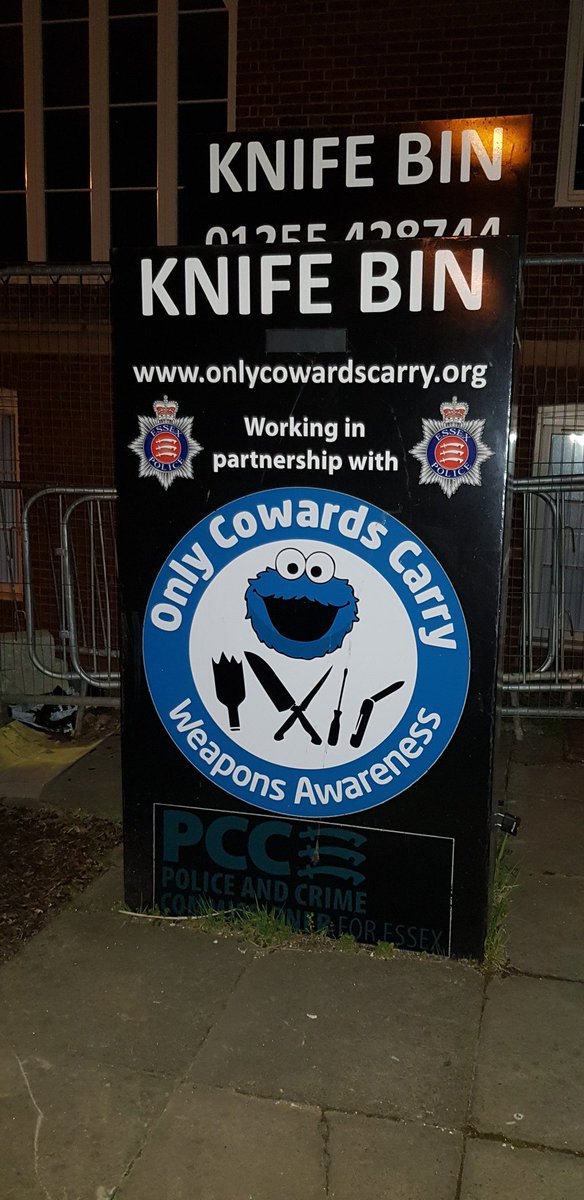 Don't forget the knife bin outside #Brentwood police hub and the town hall. Please use this to discard any unwanted knives. Let's get them off our streets. #noknivesinEssex #onlycowardscarry #OperationSceptre