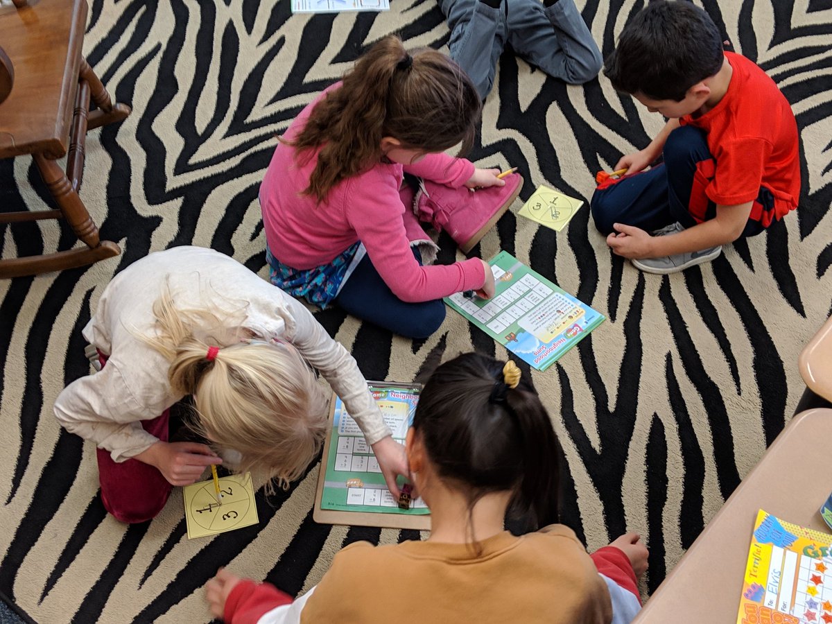 BransJessica's tweet photo. Playing an addition game during Math to practice our adding skills and a great game with open syllables during ELA. #gamesmakelearningfun https://t.co/SAbpkQBz13