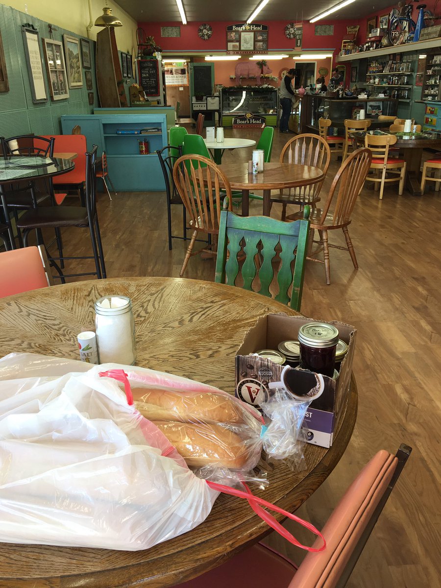 Emmett Corner Deli 🥪 donated jelly and bread 🥖 to support our <a href="/EHSHuskies/">Emmett Huskies</a> student athletes today ❗️<a href="/EHSRowdyClub/">EHS Rowdy Club</a> <a href="/tf241/">travis farnsworth</a> <a href="/Yotes30/">Scott Kern</a>