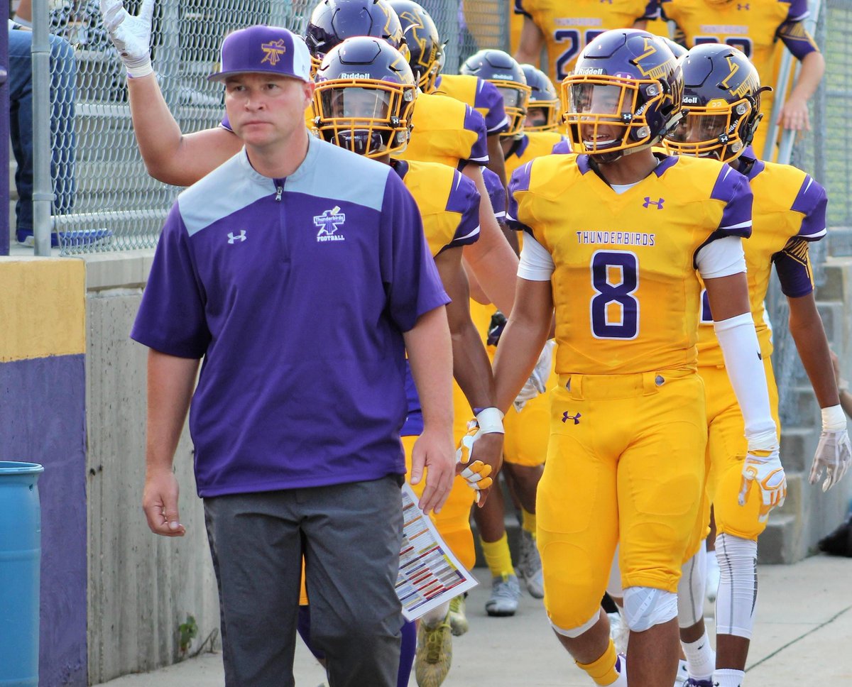 bwfootballcoach's tweet photo. Will you help me support Bellevue West Football by joining our Fan Club?

It’s free to join, and Fans receive perks from national brands, live stream event coverage, &amp; more!

Join at https://t.co/lzvaxEm2CL.

#FanClubApp #Fundraising https://t.co/FEBVyHZ6QG