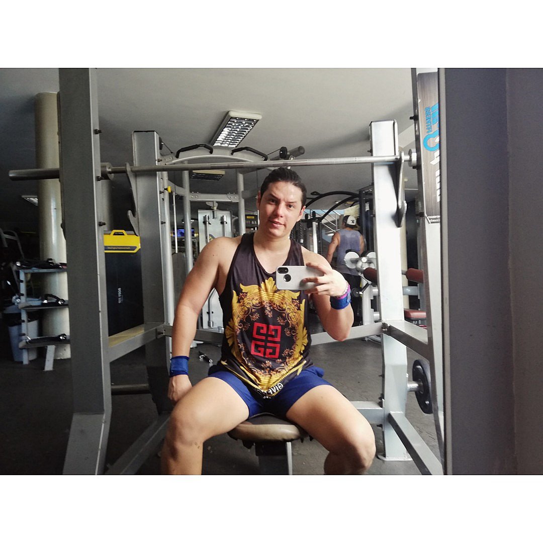 Diegofernando87's tweet photo. Gym time. https://t.co/afI5X0t7bc