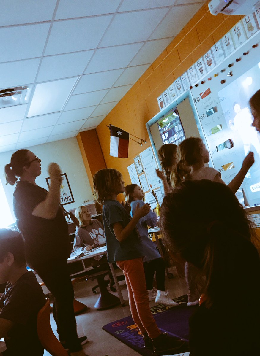 MrsSternTX's tweet photo. #ssesmoveitmondays Go Noodle fun (Kids Bop “Feel it Still” ) with some awesome students! #disruptMORE https://t.co/Y3q7wWaw8a