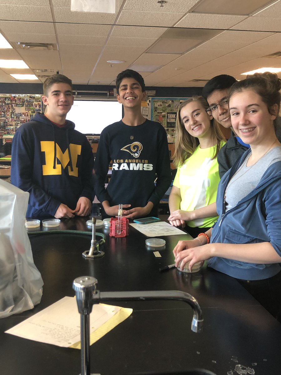 MsCourtJacobs's tweet photo. A peek into Block Science students in @MrsRosellRHS class creating their own experiments to find out how the campers in our case study became ill. #blockscience #RHSFalcons https://t.co/EgRfEDNbFU