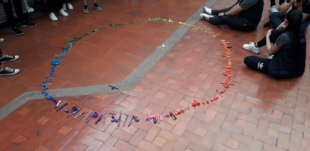 YTTA_IV's tweet photo. @SENAComunica @EnCasa12 #1804369 #preprensa #color #circulocromatico https://t.co/f8OwHmRqvX