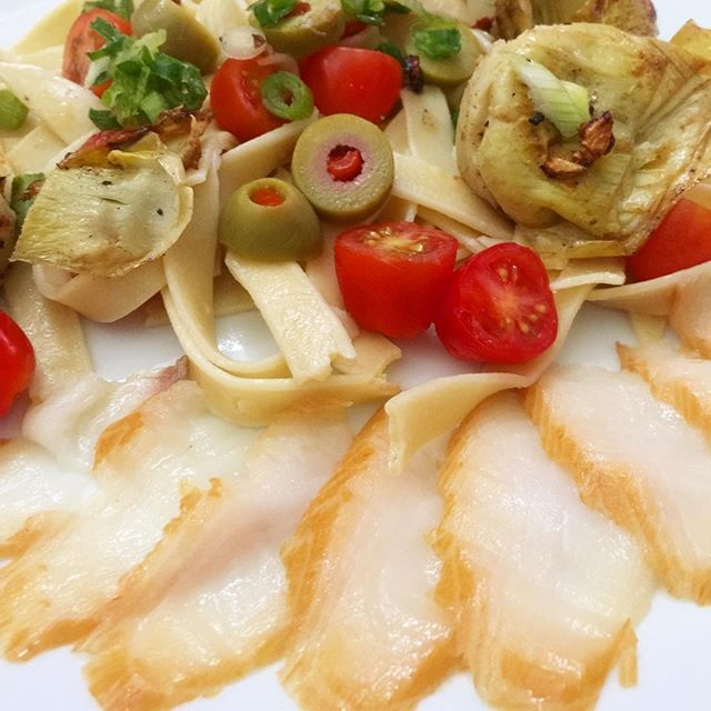 michy_yu's tweet photo. #artichoke goes so well with smoked fish. #yummy 😋 https://t.co/CpIeEsxmKA https://t.co/ClHIPQVVkE