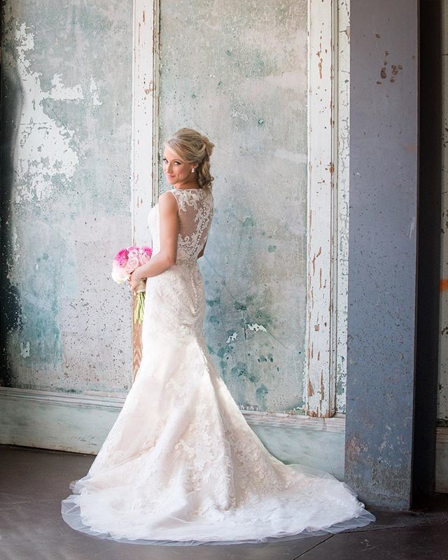 PalmettoDuo's tweet photo. Since this stunning bride tied the knot last weekend, I can share her bridal portraits from @701whaley .  See more on the blog!  @murphyweddings https://t.co/LgQ6oBDrRP https://t.co/8SzJnWjRkp