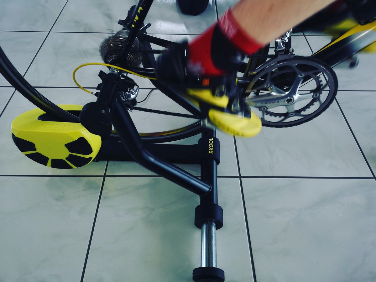 FredRuberti's tweet photo. Parfait pour la récupération 👌@bkool_official @bkoolarg @bkoolbrasil @bkool_russia @bkoolmexico @bkoolcolombia @bkoolbelgie @bkool_cr @bkoolfitness_russia #bkool #bkoolsmartpro2 #bkooltrainer #bikelife #velo https://t.co/O3T5O8s2l2