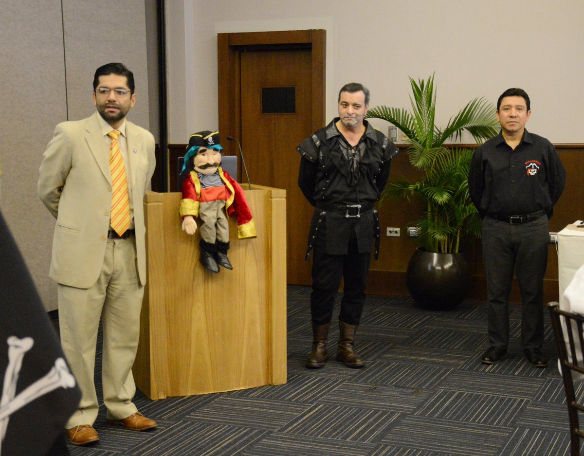 uees_ec's tweet photo. #EventoUEES Sesión de Team Bulding con Simulador Experiencial por parte de @PostgradoUEES #UEES #OrgullosamenteUEES #NonProgrediRegrediEst #EnConstanteEvolución #25AñosUEES https://t.co/CVHPLOD0Ji