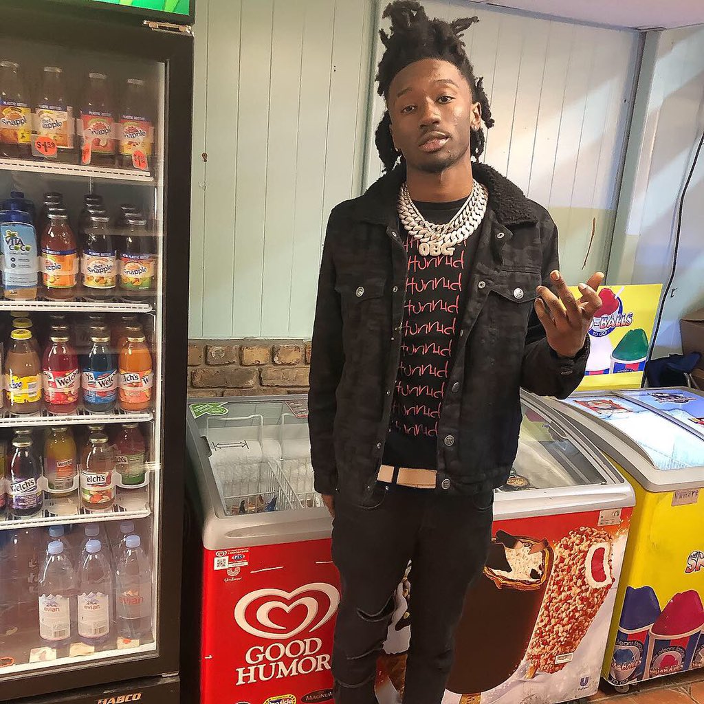 8zizzy_'s tweet photo. milking the game you niggas fruit loops......🥛🥣 #Tre18 #OBG https://t.co/mOeJGn6Ugf