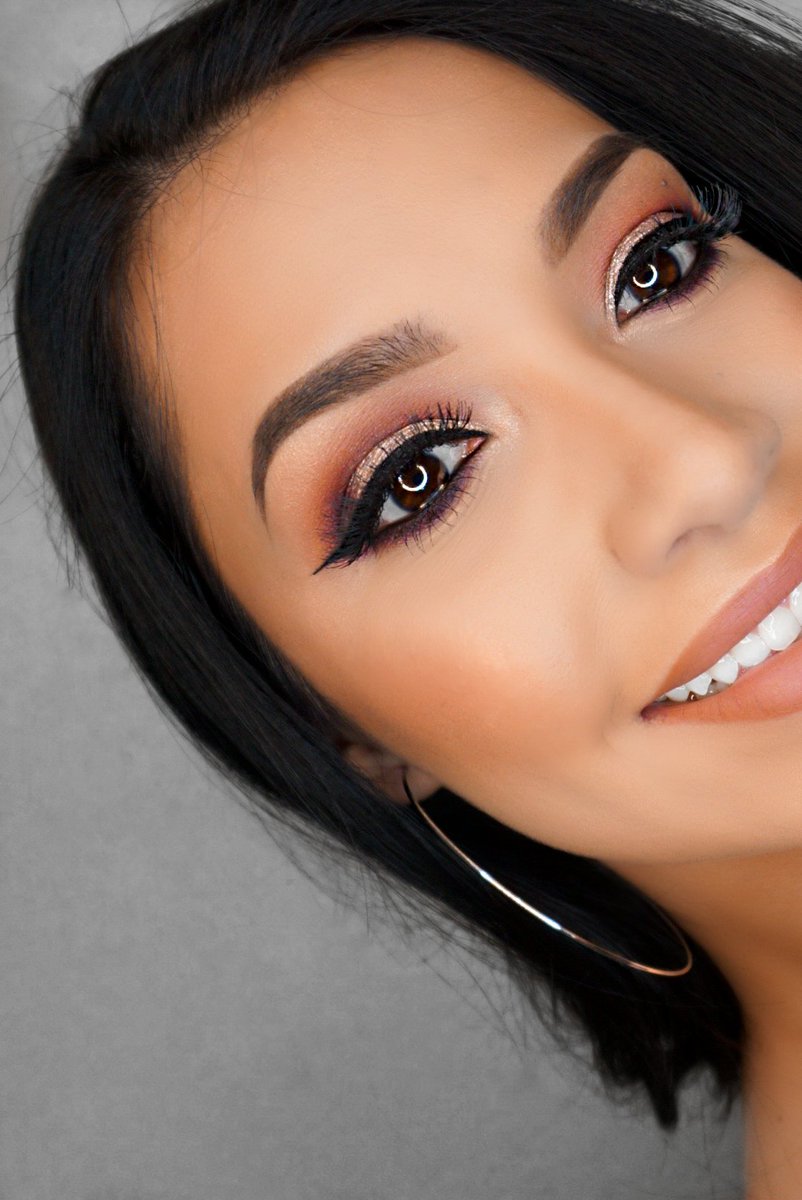 itslaurasglam's tweet image. New liquid eyeshadows from 😍 @LauraMercier @Influenster 
#MetallicEyeShadow #LauraMercier #complimentary #motd #makeupoftheday #makeup