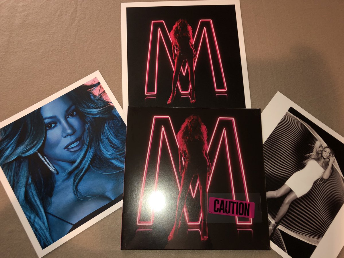 lickmysin's tweet photo. IM SO HAPPY! My friend got me @MariahCarey’s PINK VINYL RECORD FOR #CAUTION! And I got TWO tickets to see her today at Chicago!! I’m so thankful for my friends 😭💗💖 https://t.co/TLG1XjmgAM