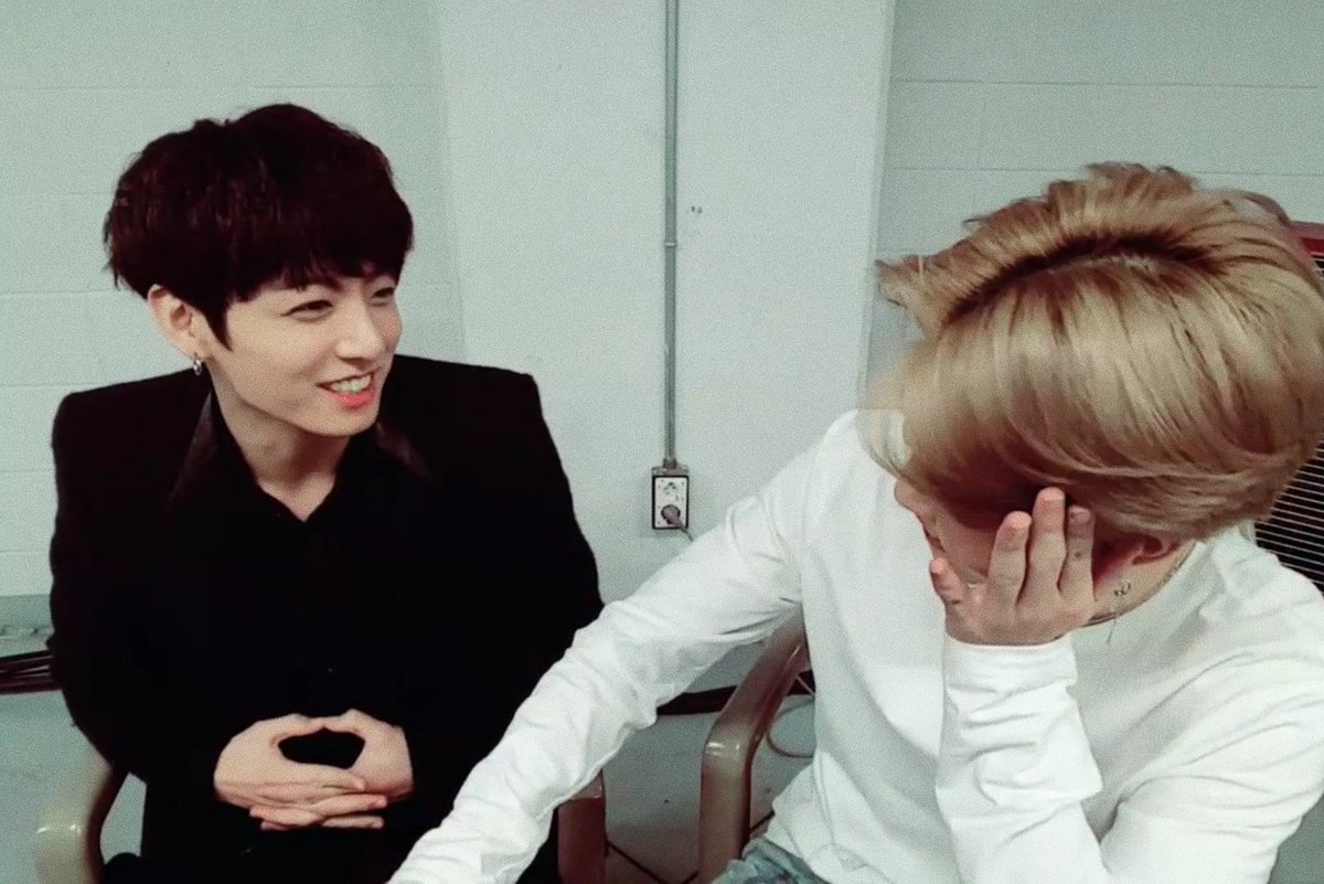 ･ ｡ 23:23
 ☆∴｡　*
　･ﾟ*｡★･ @lovgukely 
　　･ *ﾟ｡　　 *
　 ･ ﾟ*｡･ﾟ★｡