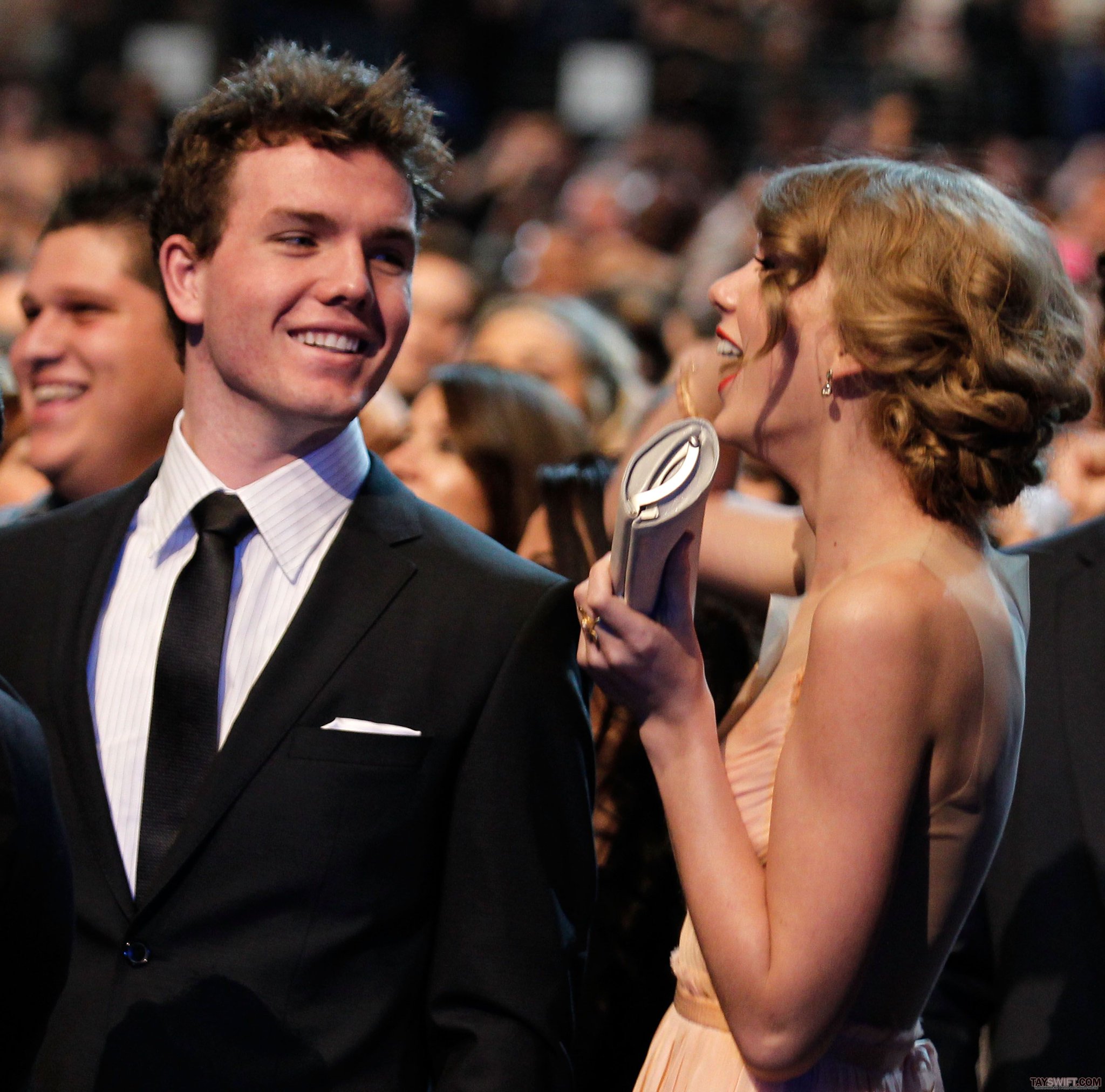 Here\s to the most supportive brother! Happy birthday to Austin Swift. 
