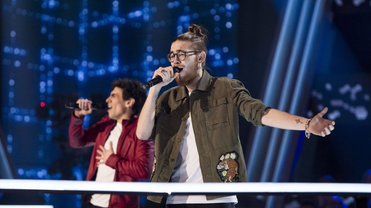 LaVozAntena3's tweet photo. Imposible no emocionarse con esta batalla protagonizada por @AndresILaVozA3 y @AndresMaLaVozA3 cantan ‘All I Want’ en la #LaVozBatalla😢 https://t.co/ixrdijo1lq #LaVozAntena3 https://t.co/vLjXYZA25o