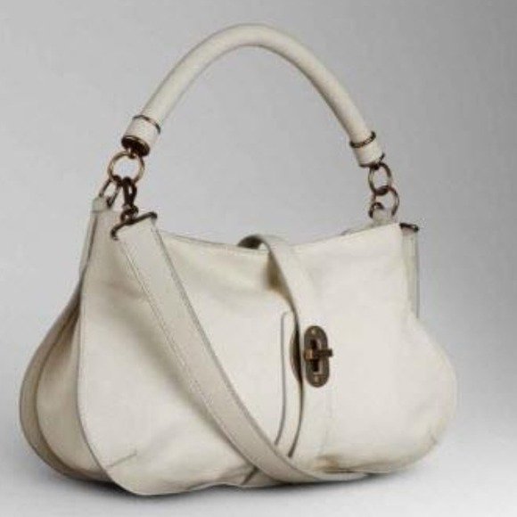 EasyTigerShop's tweet image. So good I had to share! Check out all the items I'm loving on @Poshmarkapp from @myclutterfix #poshmark #fashion #style #shopmycloset #fendi #gucci #burberry: posh.mk/KKt4X5TSYU