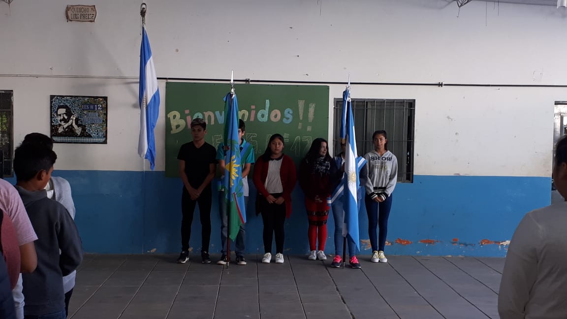 CartaRoxy's tweet photo. Comienzo de ciclo lectivo en la Escuela Secundaria 12 de Escobar. Familias; docentes y alumnos juntos por la educación. @PatriciaFroy @stellafornas https://t.co/KFLjbSrUgf