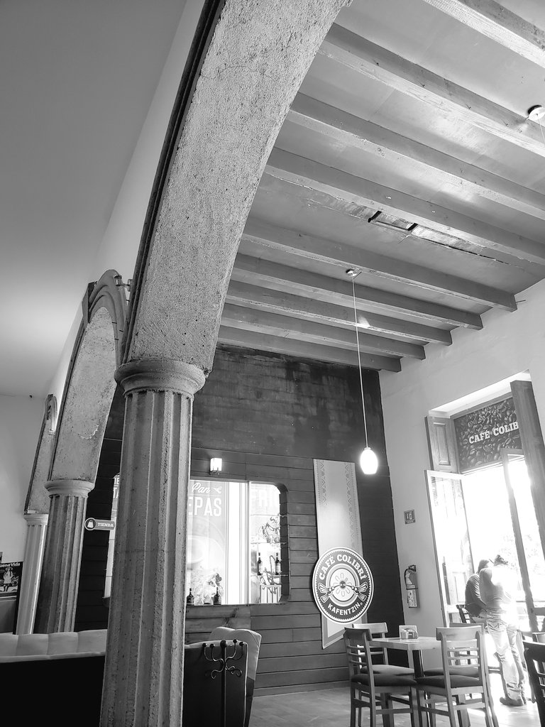 iamthedirtydan's tweet photo. #CafeColibri https://t.co/33DaFoT0sA