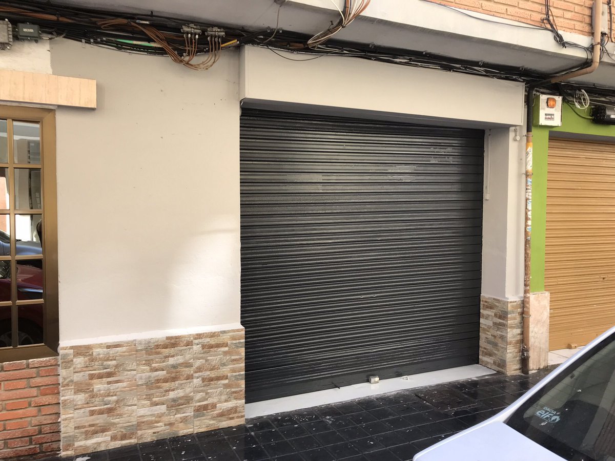 EmilianoSimkus's tweet photo. VALENCIA. Local REFORMADO. IDEAL INVERSOR 10% ANUAL. Zona Patraix. Es diáfano, cuenta con 85m2 totales, tiene 2 aseos, esta a pie de calle y tiene patio interno. Al lado de calle uruguay y carteros, trafico. Ideal inversor PRECIO €59.900. Más info y fotos por whatsapp 651027519. https://t.co/M9JsHDfsHZ