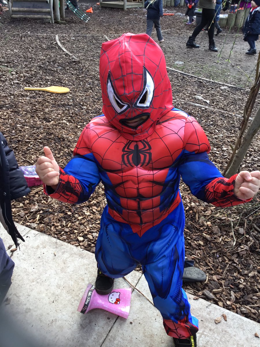 pleasantsteyfs's tweet photo. @PleasantStPrim We had a very special superhero in @NurseryPleasant this afternoon #pleasanteyfs #roleplay #communication #play https://t.co/66ieZ8Y9fm