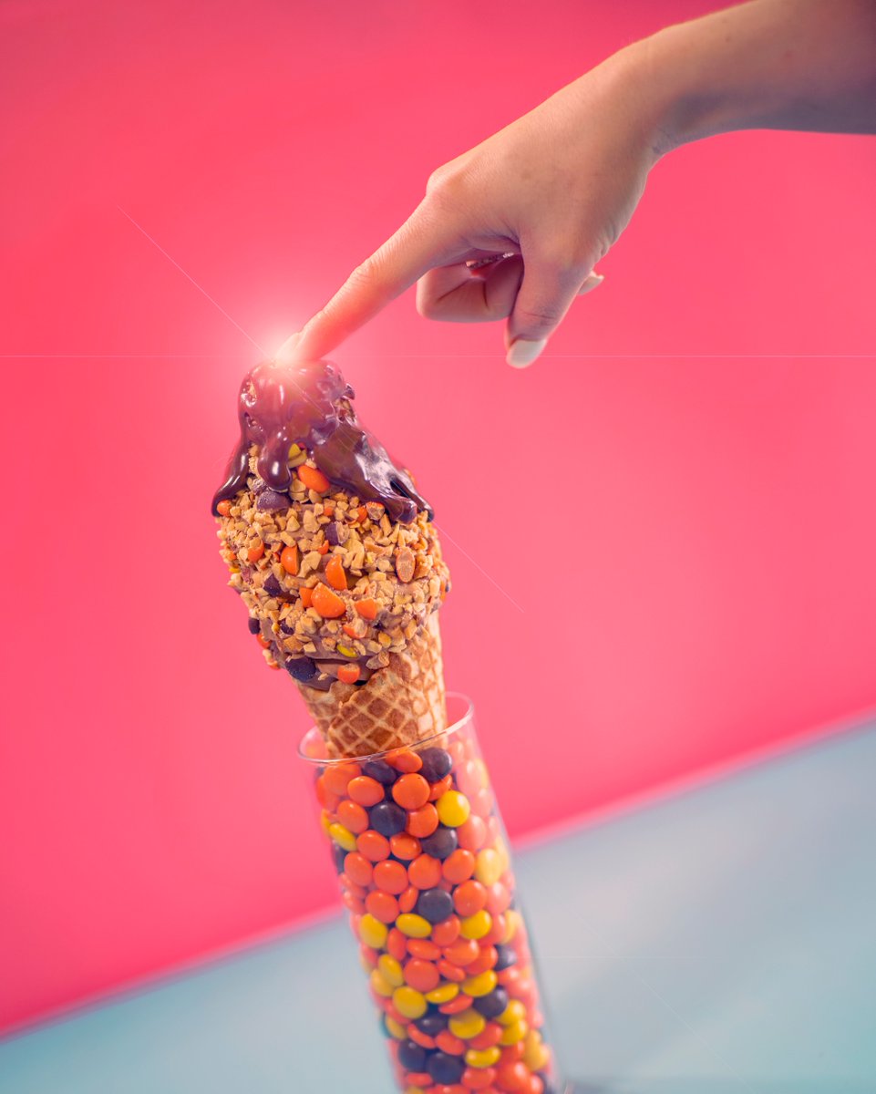 churnsoftserve's tweet photo. E.T., Phone Home!!

Chocolate soft serve cone rolled in Reese’s Pieces and roasted peanuts, topped with peanut butter fudge and peanut butter powder https://t.co/KufVZoSKds