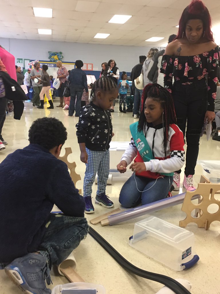 drmgbray's tweet photo. Fun on the Hill with families #FamilyNight #FullSteamAhead @HillcrestH @HCSHarrisonBay @hamcoschools https://t.co/tdb59mSXOH