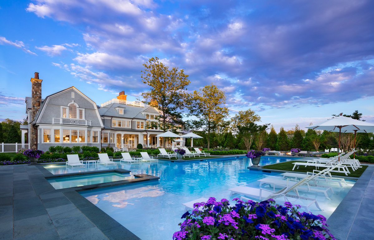 MansionGlobal's tweet photo. This lovely Hamptons home is a lesson in patience—and sticking to your asking price https://t.co/BPUFQzAEuo https://t.co/STW2CE01hJ