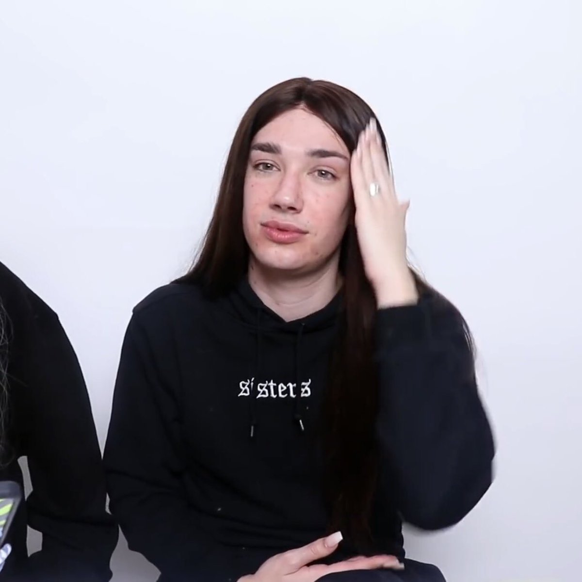 joep_schrijvers's tweet photo. me making new Netflix accounts to get free 1 month trials @tanamongeau @jamescharles #NewTanaVid #NewTanaVideo https://t.co/IkXnuHnz61