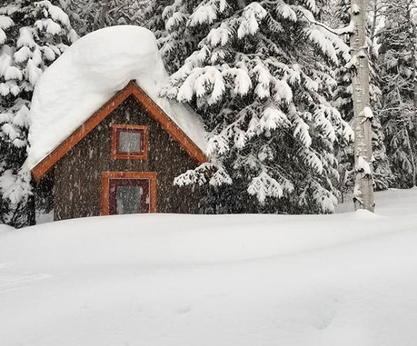SteamboatCO's tweet photo. We're getting buried up here! What a winter we're having in Steamboat and Routt County. 📸: Reuben Smits / https://t.co/dxB7p552eE https://t.co/cTOyc864A2