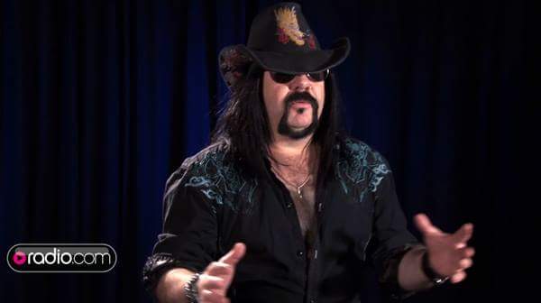 Happy birthday,Vinnie Paul! RIP legend   