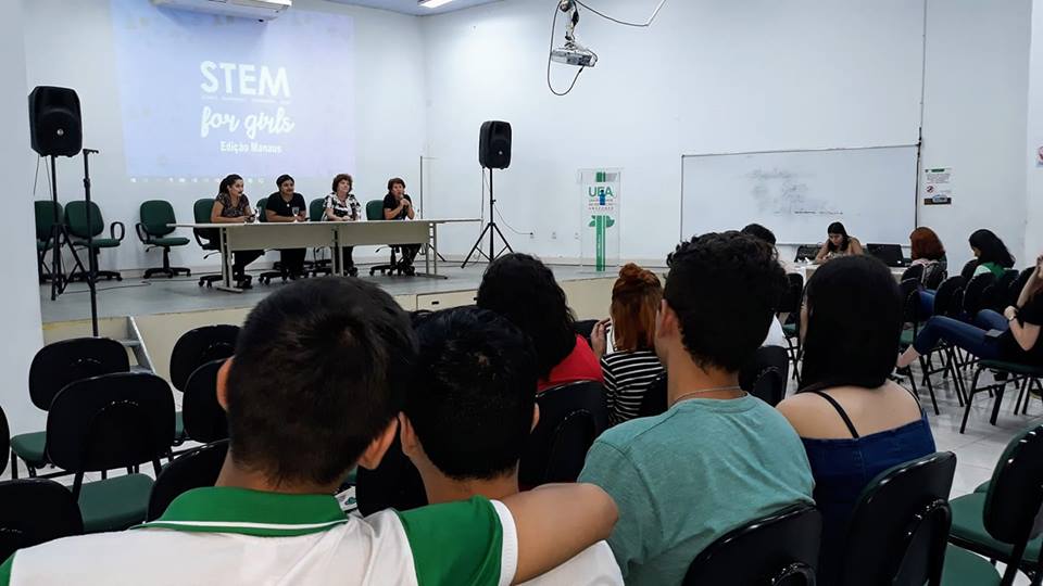 stem4girlsbr's tweet photo. Começando agora STEM for Girls - Hosted by Universidade Estadual do Amazonas com a Rainha do Norte e Princesa Leia @girlonscience  👸🏼🌴#DonasDaRua #DonaDaAmazônia https://t.co/336gHkmQKe