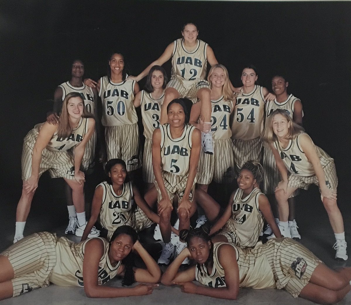 holly_berry's tweet photo. Hey @UAB_WBB!!!#bringbackthepinstripes 🏀 https://t.co/Lz8fNpJm6W