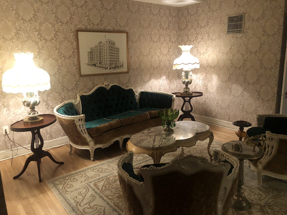 JoiDukesTV's tweet image. #UPDATE Just left the #ReadHouse and lived! Rumor has it a woman by the name of Analeise Netherly was murdered in room 311 back in the 1920’s. People say her spirit is still there and they keep a glass of wine inside to keep her calm. 👀@WRCB