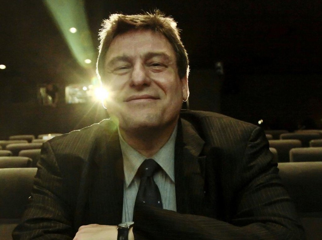 #ApuntesFICUNAM
«Quizás el objetivo final del cine político no debería ser expresar posturas o exponer problemas, sino crear diálogos: hacer que los espectadores sean los creadores de significado», Richard Peña para #FICUNAM9.

Continúa leyendo aquí 📖👉🏽 bit.ly/2HsxtR9