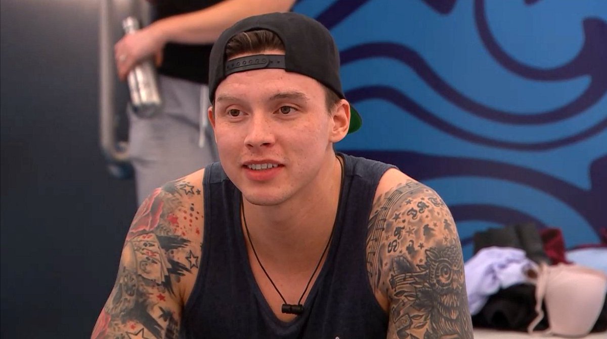 89razorskate20's tweet photo. 🕵️‍♂️Week 1 &amp; 2, RT &amp; LIKE If You're Team DAMIEN! #BBCAN7 https://t.co/WUBAOsRXWU