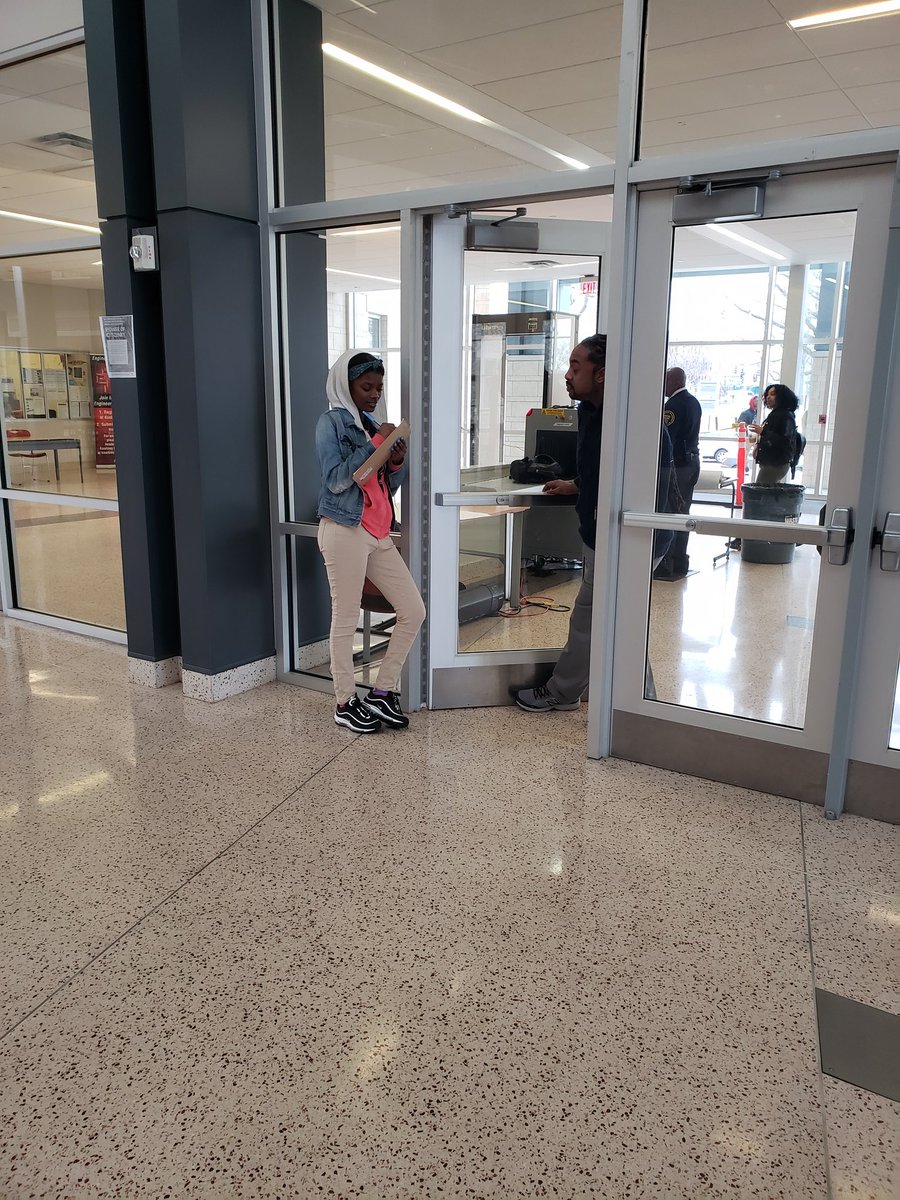 shelinawarren's tweet photo. My @DunbarLPP students began research on our action civics fair project today. We interviewed students, teachers, staff, administrators, &amp; alumni about our issue - students not valuing the history of our school. Can't wait to see the data collected. #everydayatDunbar #youthvoice https://t.co/yWeMiBreYA