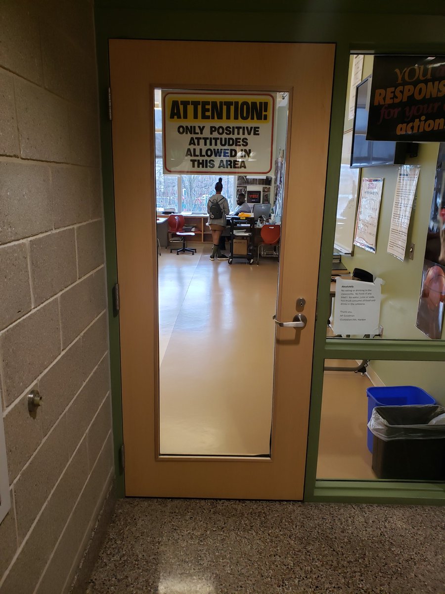 shelinawarren's tweet photo. My @DunbarLPP students began research on our action civics fair project today. We interviewed students, teachers, staff, administrators, &amp; alumni about our issue - students not valuing the history of our school. Can't wait to see the data collected. #everydayatDunbar #youthvoice https://t.co/yWeMiBreYA