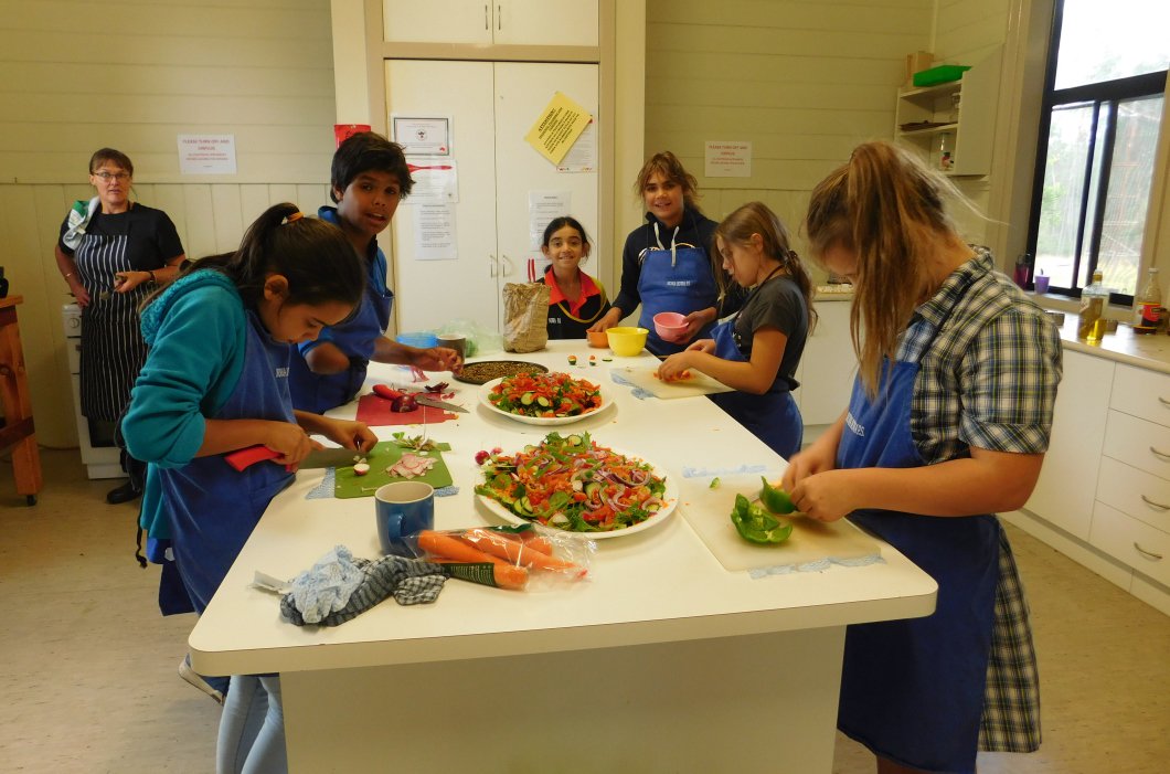 PreventionVic's tweet photo. Change can happen - A teacher’s story of the Stephanie Alexander Kitchen Garden Program https://t.co/W9L6g0zUu6 @SAKGF @GLCH1975 #SAKGP #PreventionVic https://t.co/7eN9FSPLD3