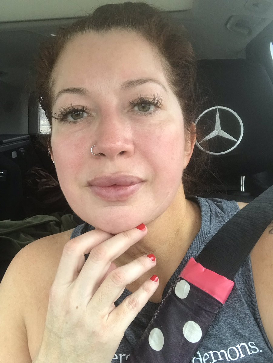 txshoequeen2000's tweet photo. Ok @HeatherDubrow u inspired this: leaving @orangetheory with no makeup & no filters. Just @consultbeaute skin! #consultbeaute #volumagen #thevolumagenaffect #goodskinisin https://t.co/AgmOT7dNZA
